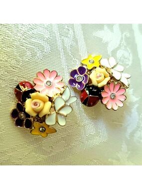 Vintage Gold-Tone Cream Enamel Flower Post Earrings
